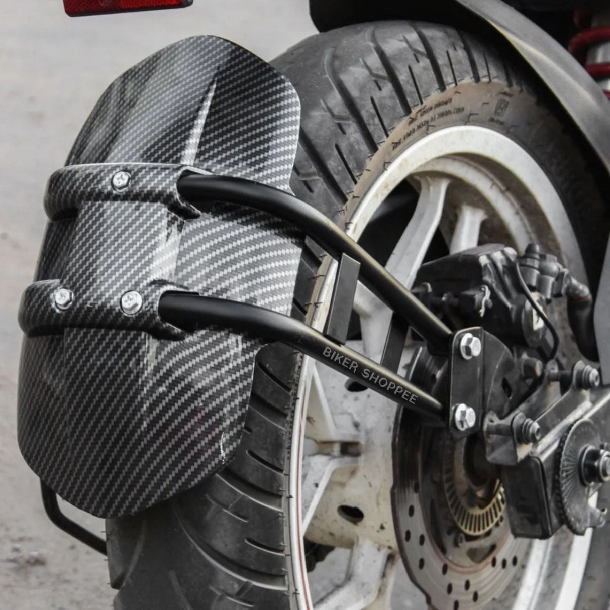 UNIVERSAL CARBON TYRE HUGGER