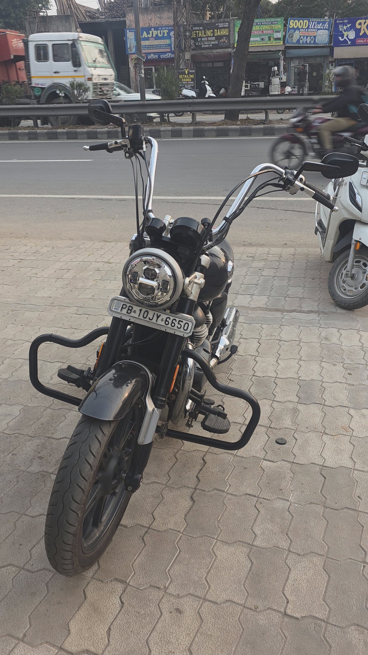 Ape handle bar for supermeteor 650 with extension cables